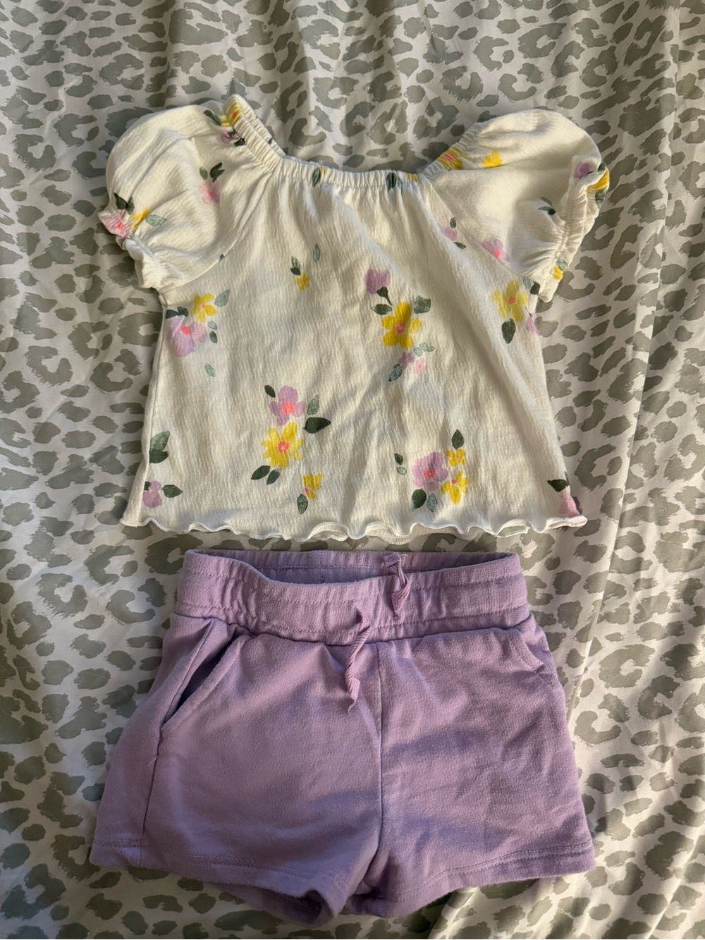 Cat and Jack Girls Floral Puff Sleeve Top and Lavender Shorts Set